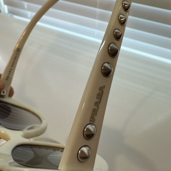 PRADA White Silvertone Studded Frame Gradient Tint Sunglasses - SPR31Q - Picture 5 of 8